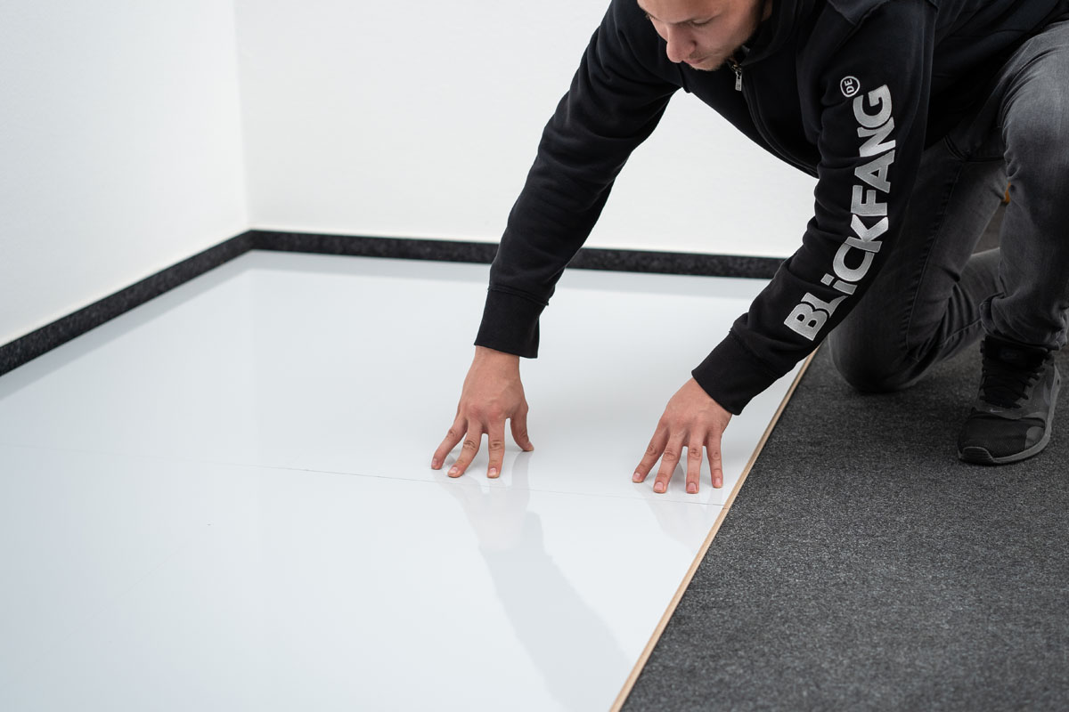 Laminat Grau Hochglanz ohne Fuge XL Format wird verlegt 3