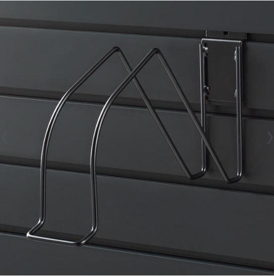 Helmhalter aus Metall für Lamellenwand, in Schwarz