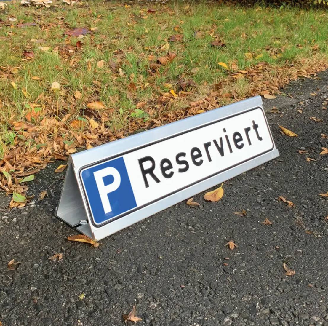 Parkplatzbegrenzung für Parkplatzschilder
